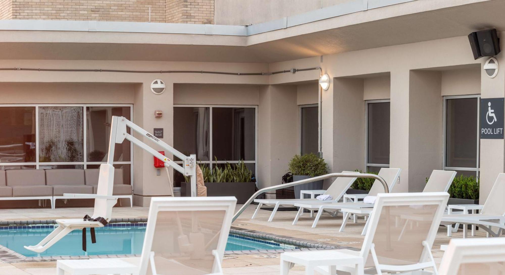 Hilton Garden Inn New Orleans French Quarter/Cbd Экстерьер фото