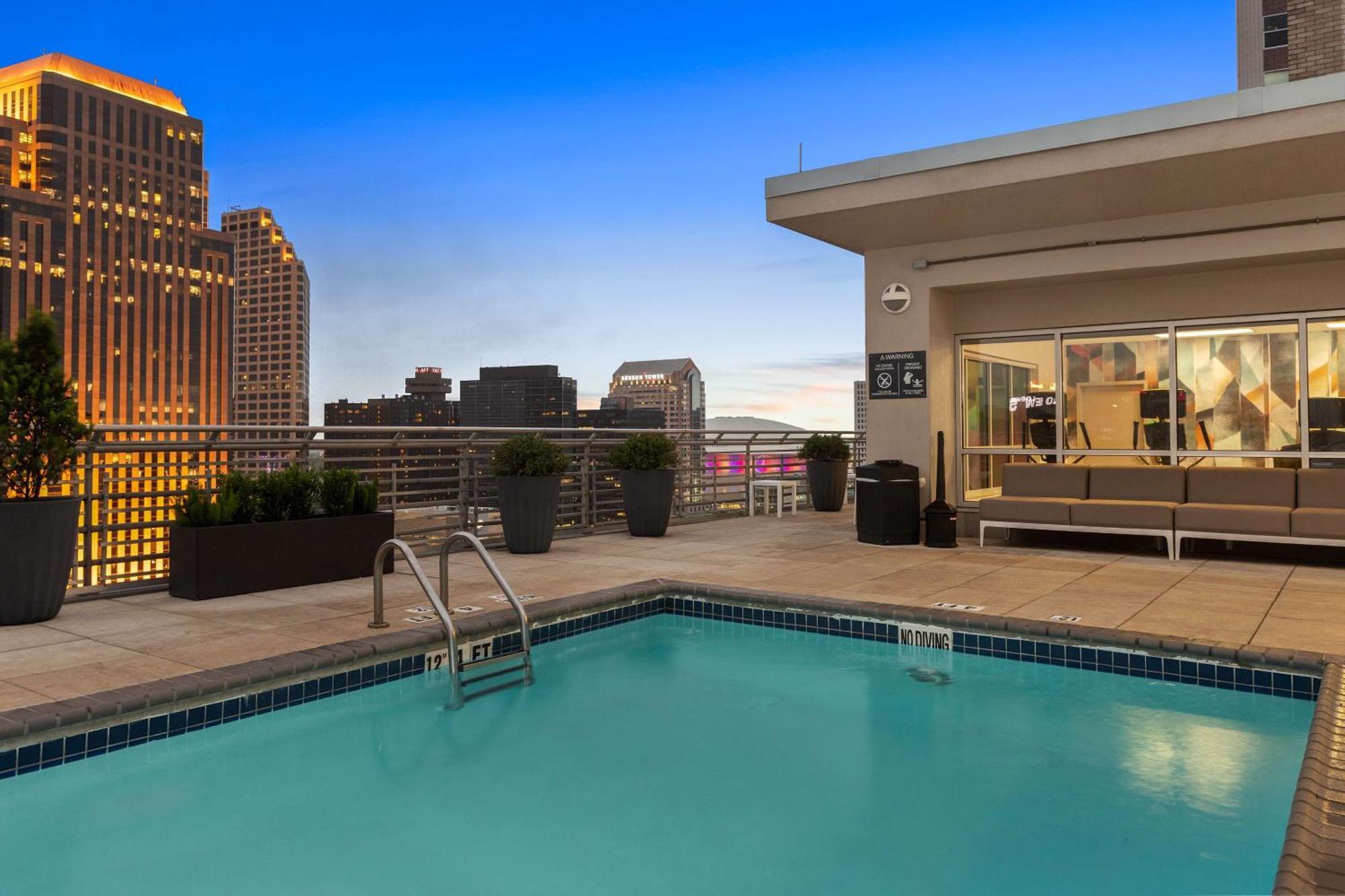 Hilton Garden Inn New Orleans French Quarter/Cbd Экстерьер фото