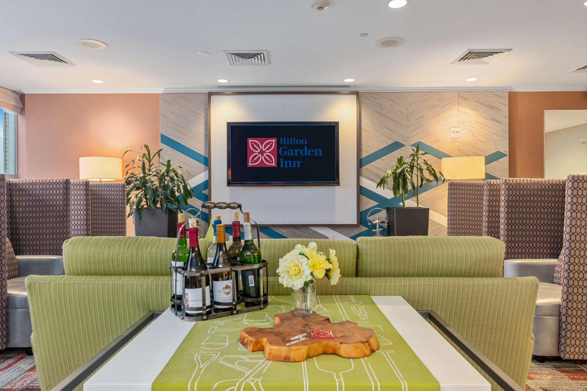 Hilton Garden Inn New Orleans French Quarter/Cbd Экстерьер фото